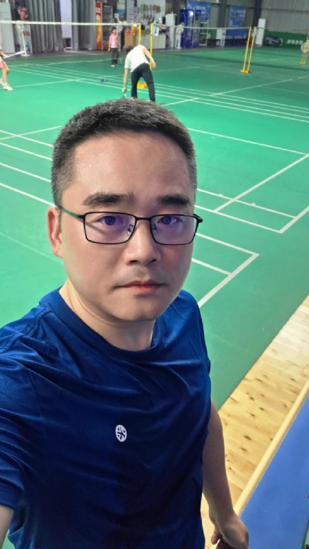 书中隐的第一张照片--香港交友中心